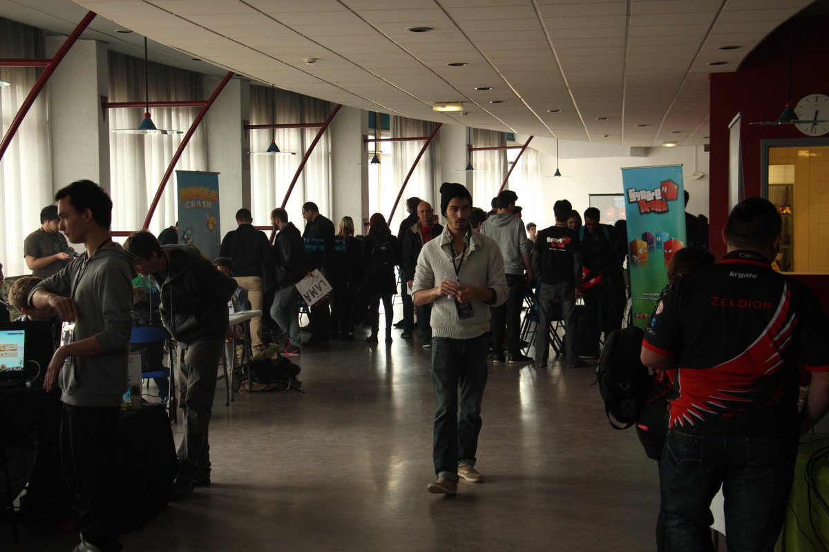 EventsForGames's tweet image. La GAME ZONE est ouverte au public ! RDV au 2e étage du Palais des Sports pour tester des jeux en avant première !