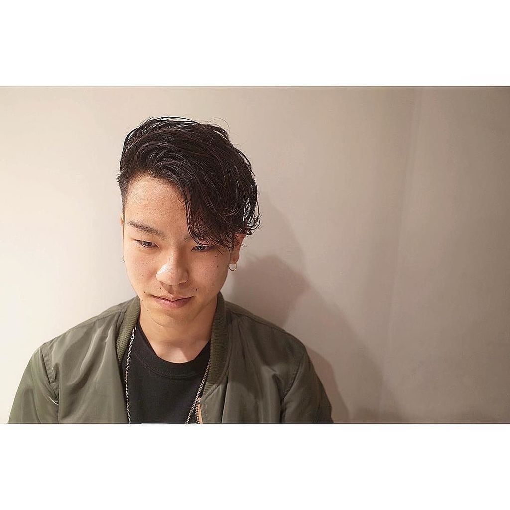 峰田大暉 ジャスティンぽい髪型にしたい とオーダーしてくれたオシャレな高校二年生のお客様 サイドもバックも綺麗に 刈り上げて余った髪の毛を片方にかきあげるだけ Cut 刈 T Co Qiz9pynexi T Co C9eb6ddafo Twitter