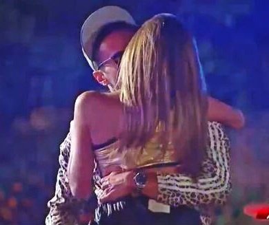 Maylen_forever1's tweet photo. Para ustedes un 💋 son las palabras más dulces que salen del ❤ hacia la persona amada @marcoferritv @aylenmilla 💏💋💘😍 https://t.co/uMvcM8WrH4