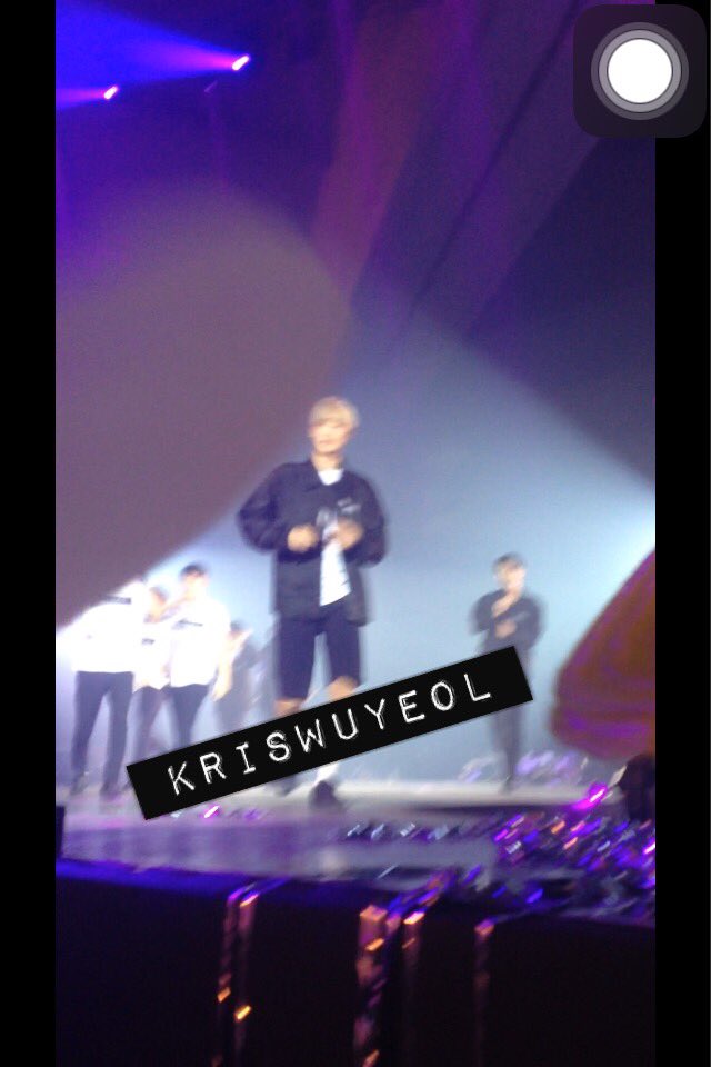 loeyxcy's tweet photo. CHANYEOL TOOK A LUFFY HAT FROM ME OH MY GOD I'M CRYING THANK YOU BABY #EXOLUXIONINA https://t.co/ALHvYzeTIv