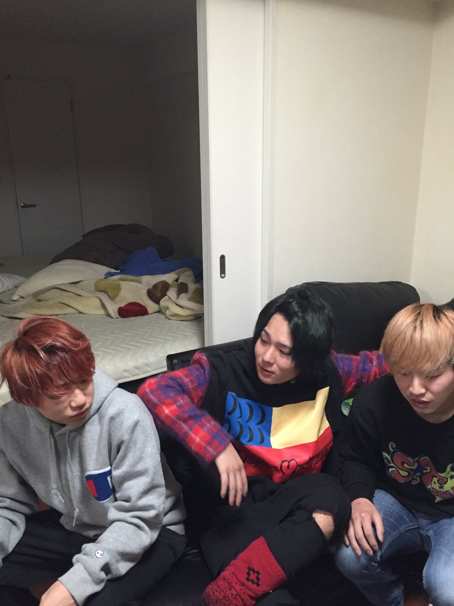 せーぎ Stスタジオ 仲間家きたらボスがへべれけで帰宅しました 酔ってて優しすぎて困惑なうヾ ﾉﾞ T Co Hdumcm6qhh