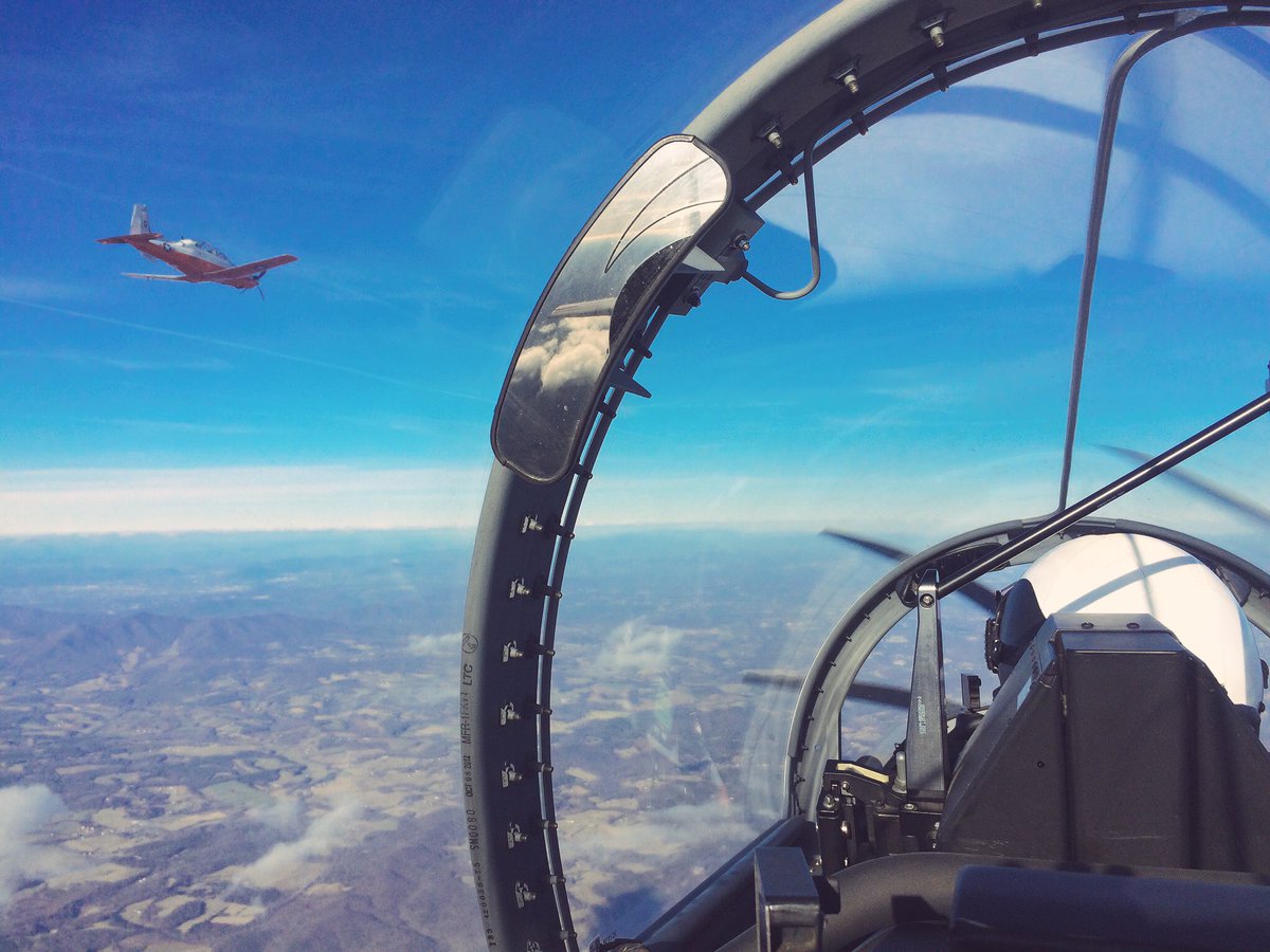 MahkEllis18's tweet photo. Representing UVA colors all the way from Texas #flynavy #moveupUVA @WahooCentral https://t.co/2nfSppsWPF