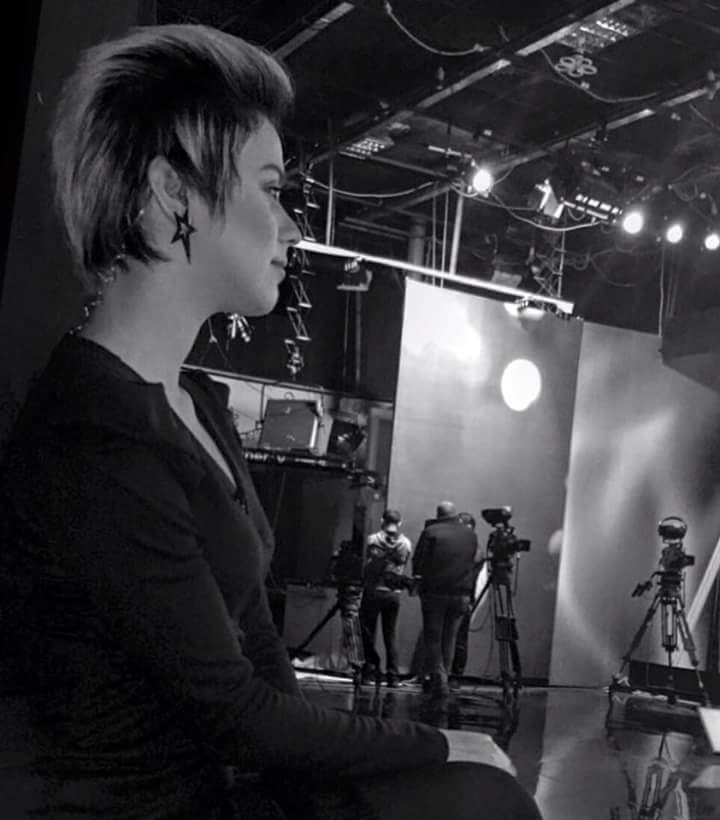 صَمتاً يآ ضَجيجَ المآضيْ ..أحتآجُ للهدوءْ حتى أرسُمَ مُستقبليْ بدقةْ