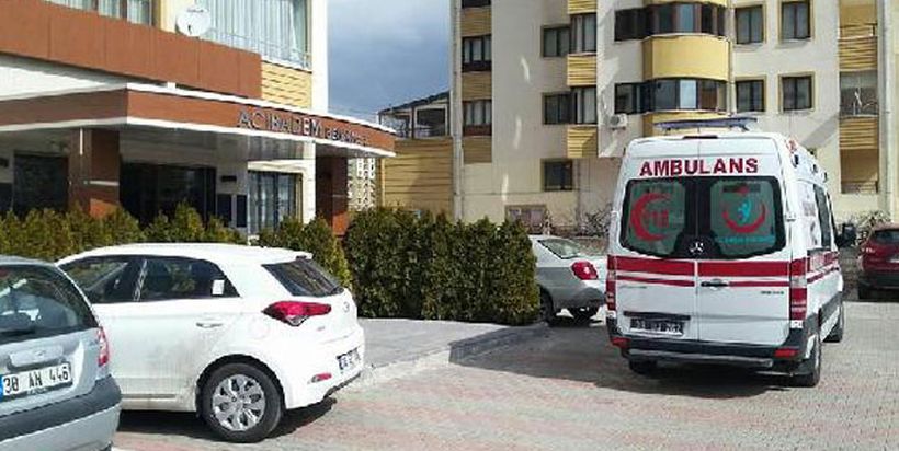 evrenselgzt's tweet photo. Cansel Buse K.'nin okuduğu lisede ikinci intihar: 17 yaşındaki Egemen F. 9. kattan atladı https://t.co/AUiHcx997w https://t.co/wiGylqY0au
