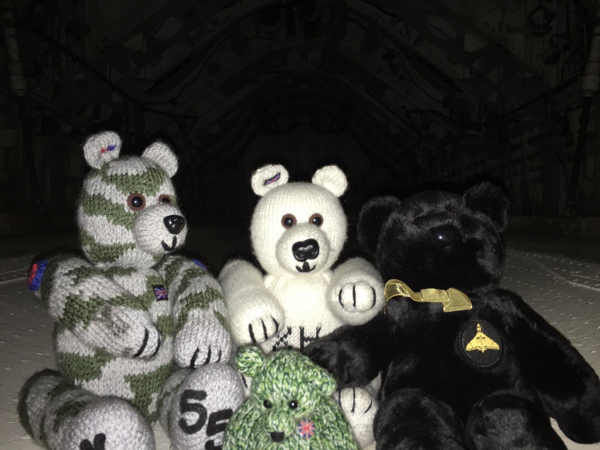558_Sam's tweet photo. #AvBears in @avrovulcanxm575 bomb bay!! #twitterVforce #Vulcan #XM575 https://t.co/8jOMkIZ6Je
