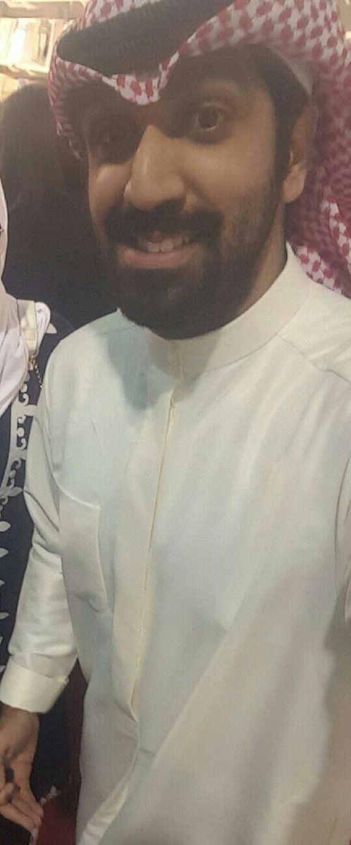 سوسن بنت سعود اليعقوبي على تويتر. فوجئت بالتجمع الكبير حول الكاتب الكويتي يوسف جاسم رمضان مؤلف رواية مليون فكرة. يوسفجار، معرض مسقط للكتاب، https://t.co/httkwarni