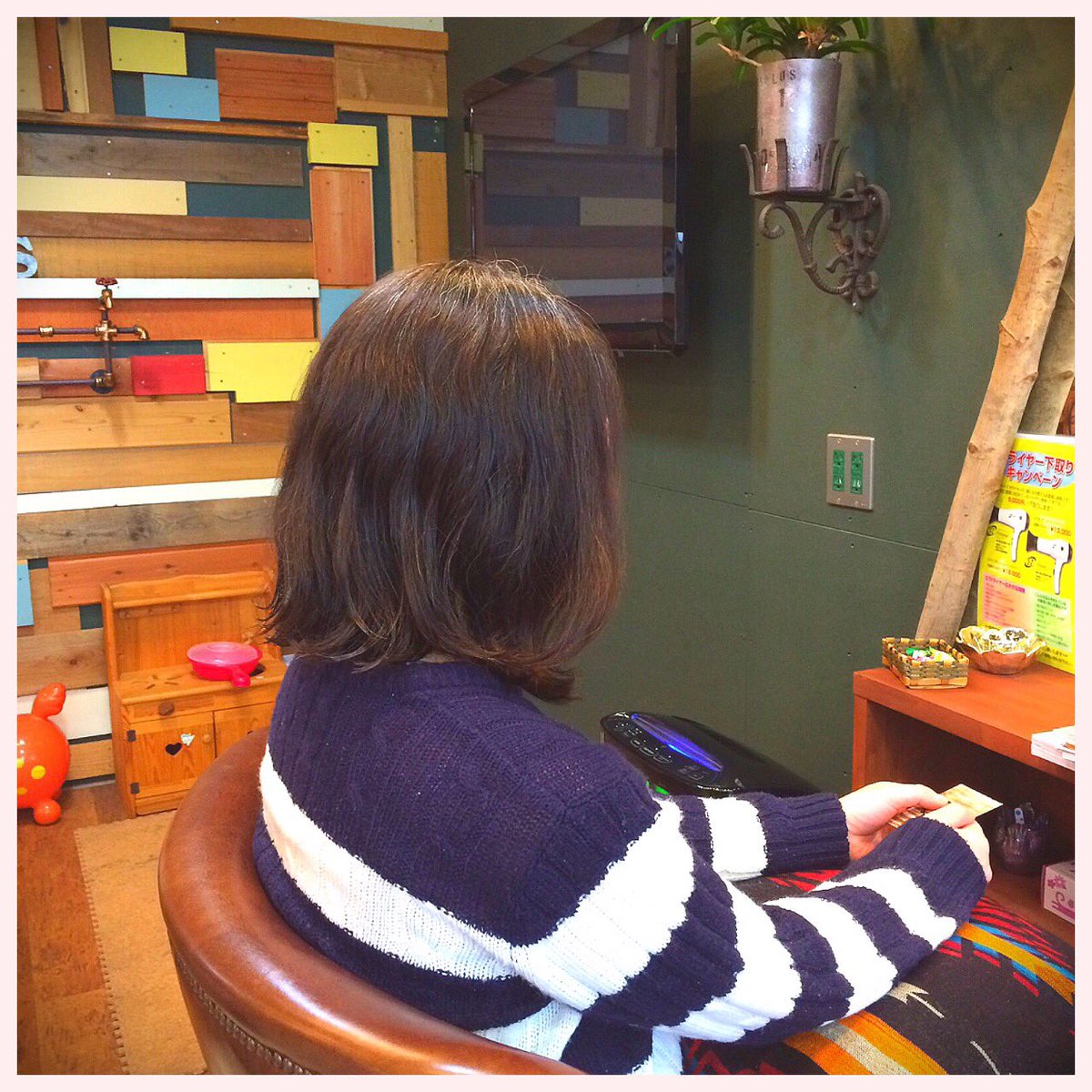 HsplusHair's tweet photo. こんにちは‼︎
hs plusの宮本です。
本日ご来店して頂いたN様。
ロングヘアーを思いきってやんわりボブまで切っちゃいました☆
久しぶりのヘアスタイルを満喫して下さい( ^ ^ )/

hs plus
087-814-5739 https://t.co/gdzJp8MHtG