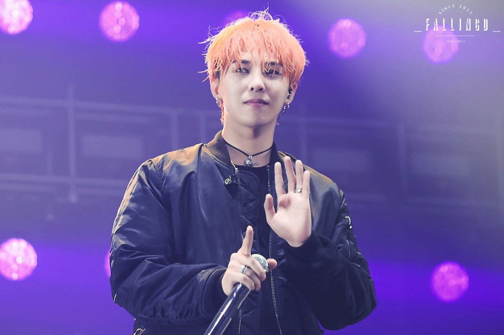 _FallinGD_'s tweet image. Hi! This is GD's Fansite from China, glad to meet you all.😘
 #지드래곤 #GD #gdragon 
@always_gd @onceagaingd @likeyou_GD