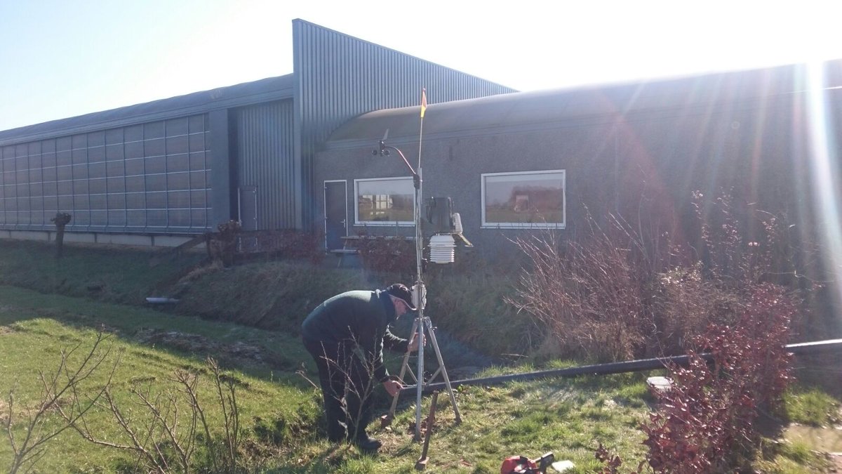 meteozwolle's tweet photo. We zijn trots op onze nieuwe officiele meetlocatie bij @DeVreugdehoeve officele weermetingen met de #davisVP https://t.co/4ad2wGm2Q8