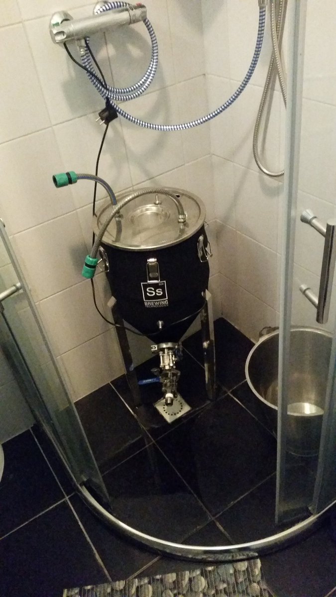 Brouwdag!!!!  <a href="/scheleos/">descheleos</a> witbier