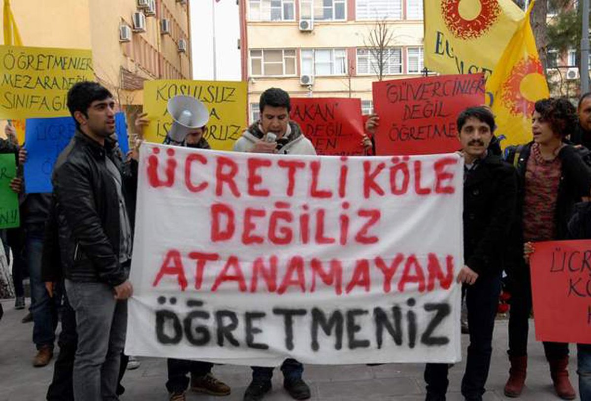 Ogretmene Agustosta50Bin <a href="/muhteremkurt/">Muhterem Kurt</a>
<a href="/akerimtas/">Abdulkerim Taş</a>
@mnedirli46