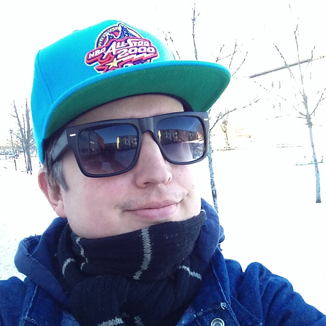 rawkarpojk's tweet photo. Blue skies, new hat, kids are feeling well. All is good. #springtimefeeling https://t.co/EbWePJAL0L