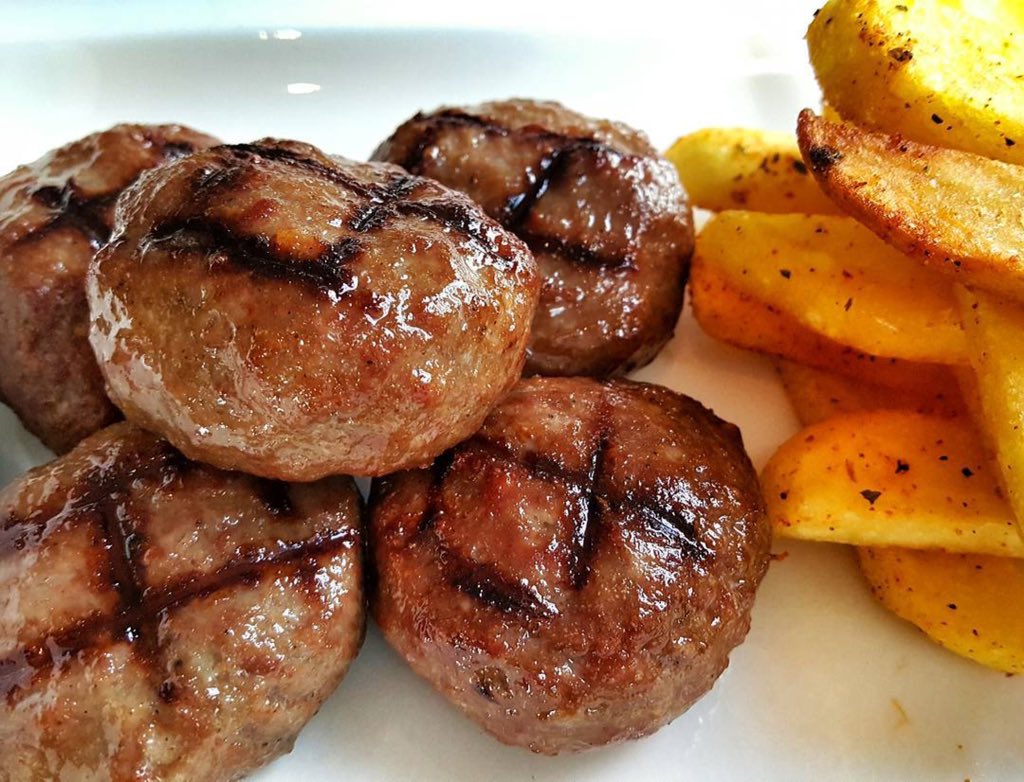 ButchaSteak's tweet photo. Enfes köftemiz Butcha'da sizleri bekliyor! https://t.co/KPZPXjAUVp