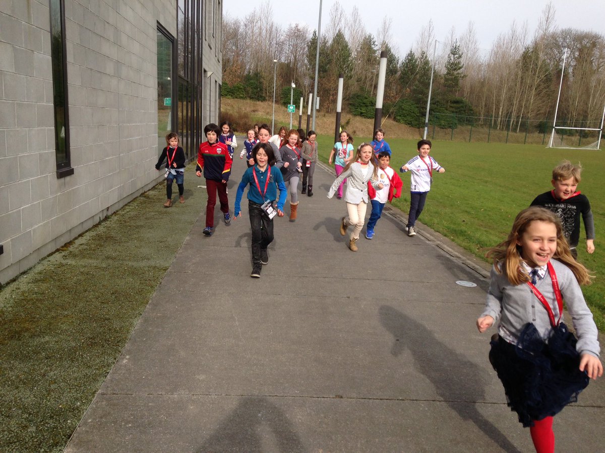 jo40's tweet photo. Junior Choir running off some energy at lunch!! @musicgenOW #singfest2016 https://t.co/mF1otTUbg7