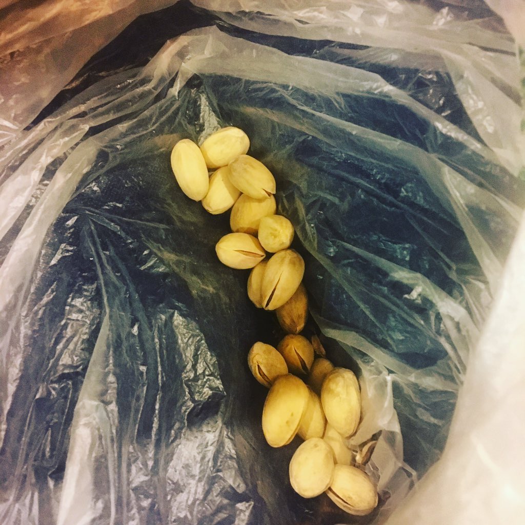 She_Acts's tweet image. When You're Starving Like Shit And Find You Remembered The Bag Of Pistachios 🙏🏾🙋🏾💁🏾😋😘✌🏾️😎 #HellaHungry #AlmostOff