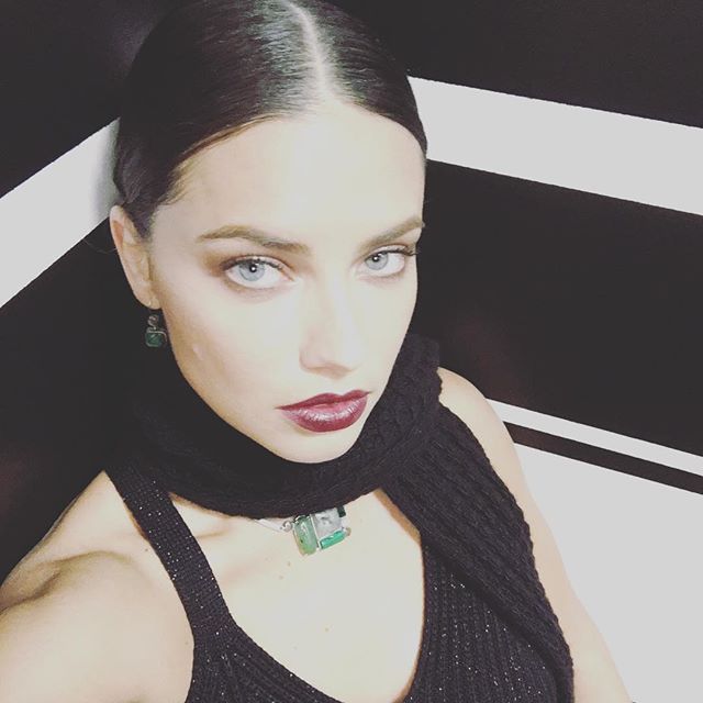 newsadrianalima's tweet photo. #NEW - Adriana for Bottega Veneta F/W 2016, Backstages #MFW https://t.co/smbEKw5rbp