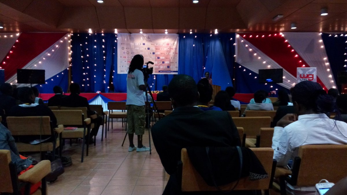 WhatsGood_LIVE's tweet photo. Public speaking session going on now at @StrathU . What an interesting topics &amp; idea! #InterversityLawChallenge https://t.co/h3QIDSNrc6