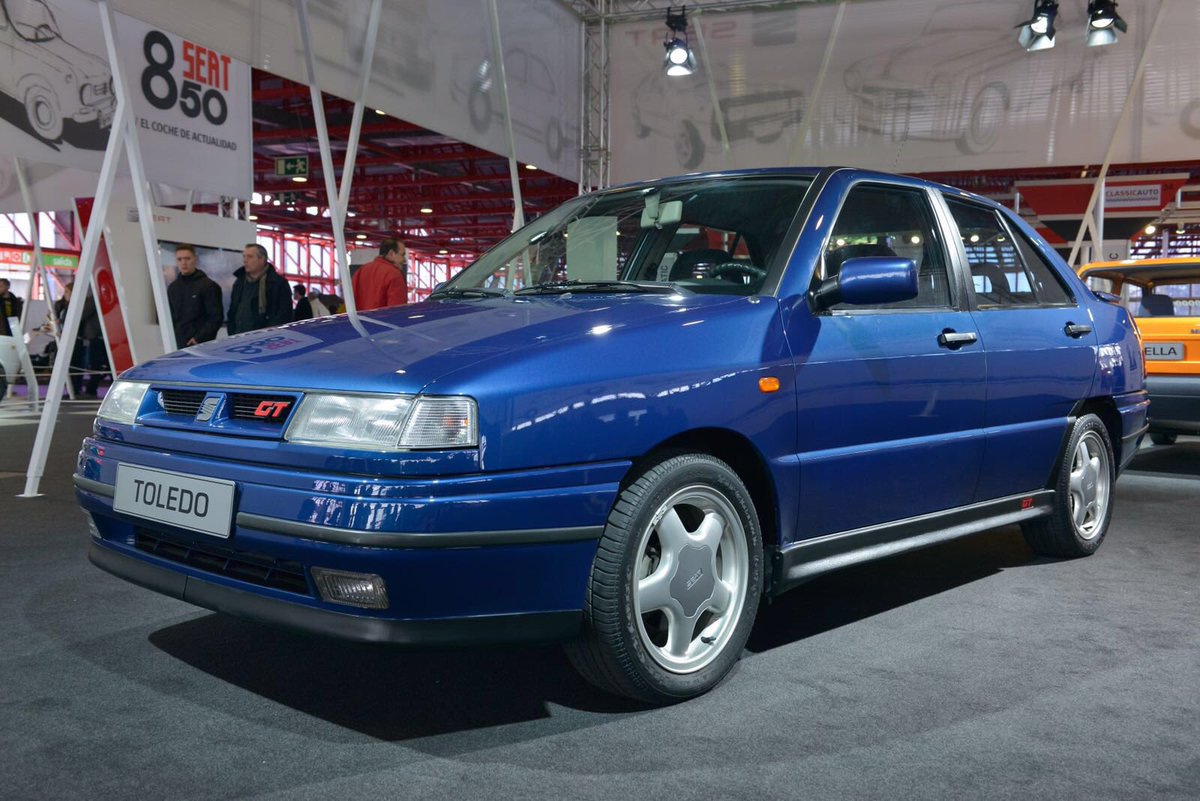 Celebrando el 25 aniversario <a href="/tuSEAT/">SEAT España</a> Toledo en <a href="/classicautomad/">ClassicAuto Madrid</a> primer coche diseñado y desarrollado en el Grupo VW