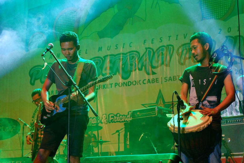Berikutnya oleh @primitif_urband #pestaberbagipelangi <a href="/AcaraReggae_/">ACARA REGGAE !!</a>