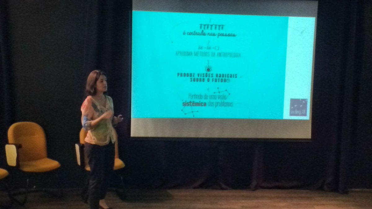 poaglobaljam's tweet photo. @kmfreire @SeedingLab falando sobre design de serviços pros jammers #GSJam #POAservicejam https://t.co/FCjcTOb2dO