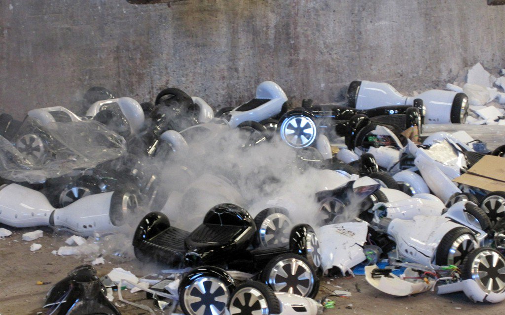TravelLeisure's tweet photo. Dozens of hoverboards were recently destroyed at Heathrow Airport: https://t.co/z7e0LD4xuf https://t.co/HrQHaLpc2N