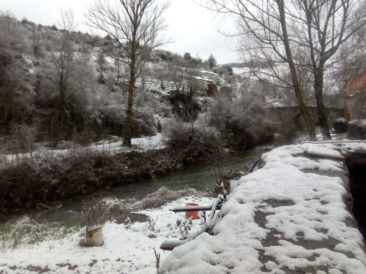 villavelayo2012's tweet photo. Así hemos amanecido en Villavelayo hoy: si queréis pasar un buen día y comer bien, os estamos esperando! https://t.co/lbBCDsvlTg