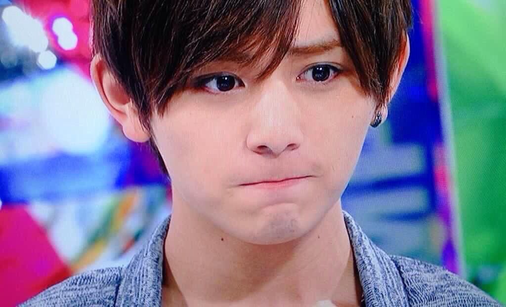 xly_me's tweet photo. 左耳ﾋﾟｱｽといえば...？

#山﨑賢人 だと思う人 RT🙆🏻
#山田涼介 だと思う人 イイネ🙋🏻

どっちも魅力的😢💓💓💓 https://t.co/HS5hFKiHSv
