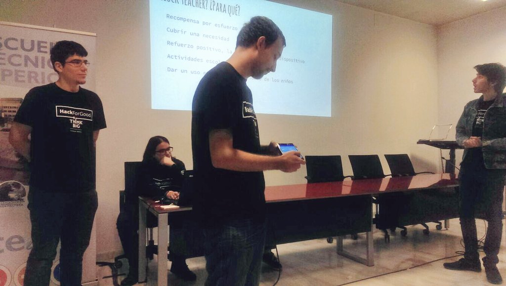 CatedraTEF_UA's tweet photo. ¿Qué trae @lock_teacher ? Una app de boqueo de dispositivos con fines educativos #H4G_ALC 53 75 65 72 74 65 21 https://t.co/LOABTH4F39