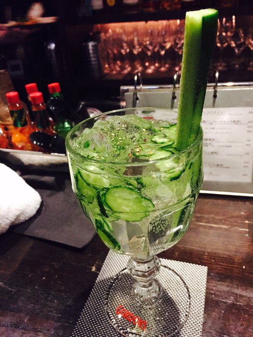 昨日は雲丹しゃぶ食べて、 野菜のカクテル出してくれる お店に行って、、、（＾&nabla;＾）  見た目がキュウリすぎて 思わず撮っちゃった。笑 https://t.co/RczwD2c36l