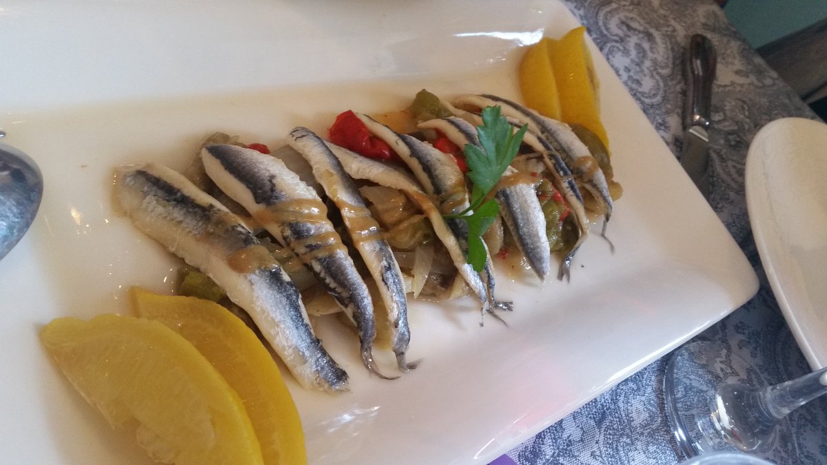 lacajitanielena's tweet image. Boquerones con limón centí en @saldehielo #COMEMOS MAD