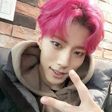 hobiwin's tweet photo. Can I have strawberry lollipop please #1MonthWithIMFACT https://t.co/z4yR6paDib