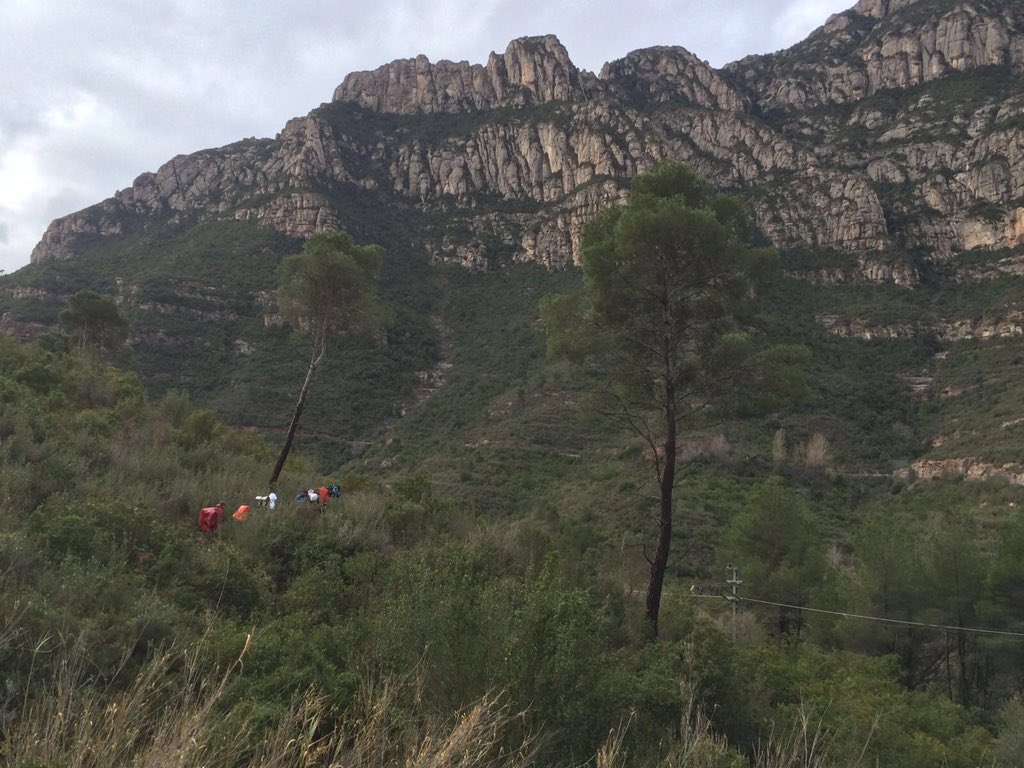 AEiGMLK's tweet photo. Els Ràngers i les Noies Guia estem sans i estalvis a Sant Salvador de les Espases, calamarsada inclosa! https://t.co/STjpDzgYCP