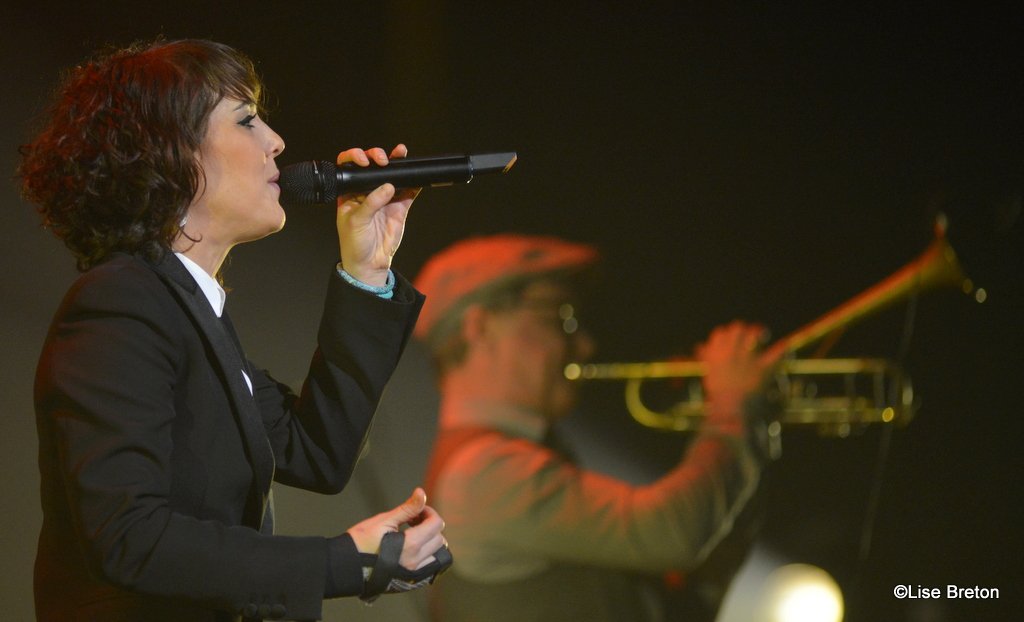 LiseBreton09's tweet photo. Pétillante @Zaz_Official @GrandTheatreQc Généreuse @ywcaqc  https://t.co/GWtScl4WQx // https://t.co/dYi1izNPoL https://t.co/UjHzCSkAJy