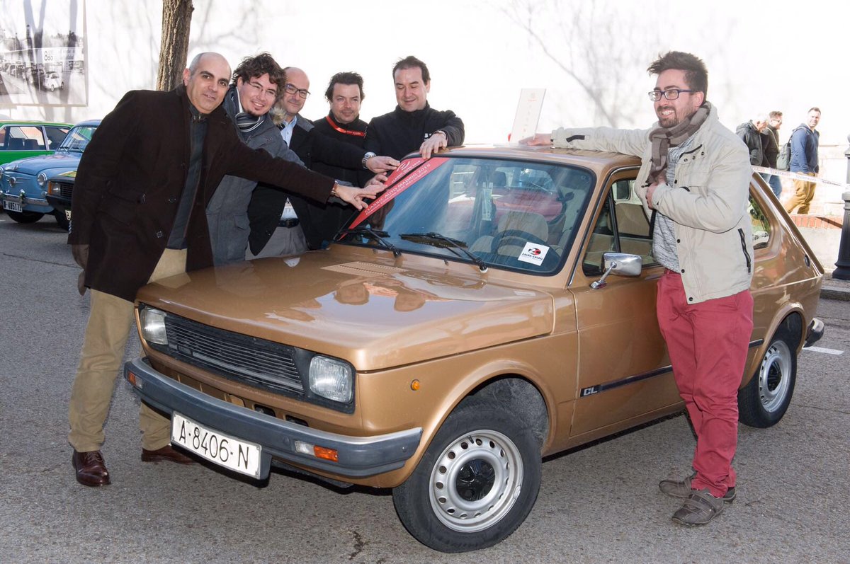 Enhorabuena a bernardo por su <a href="/tuSEAT/">SEAT España</a> 127 con <a href="/Jesusbonilla_mc/">Revista MotorClásico</a> <a href="/VicarioMartin/">Iván Vicario Martín</a> <a href="/classicautomad/">ClassicAuto Madrid</a> <a href="/isidrelopes/">Isidre Lopez Badenas</a>