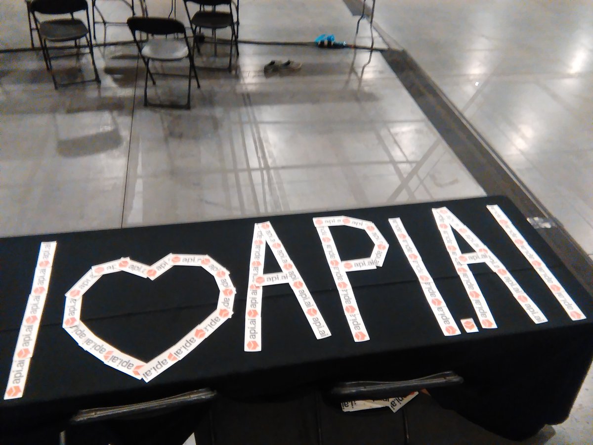 danperyo's tweet image. 6:03 AM When nobody is watching, #LAUNCHhackathon gets sentimental over its sponsor @api_ai #loveisintheair