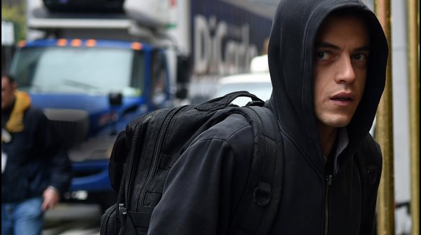 10 ragioni per seguire Mr Robot ow.ly/YP8ab