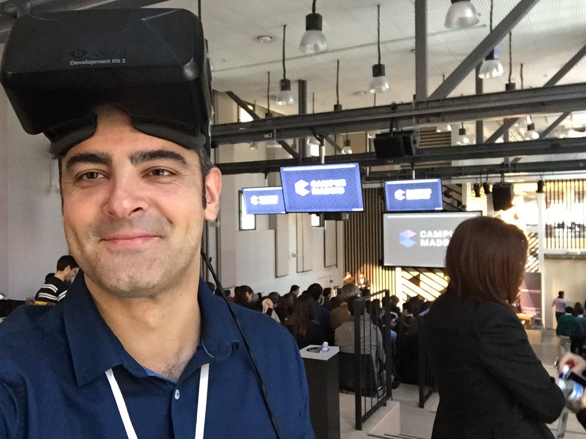 centofonte's tweet photo. Presentando nuestras Oculus Rift con Aula Temática en el #EventoDTF en el Google @CampusMadrid https://t.co/ovLHgKKv7o