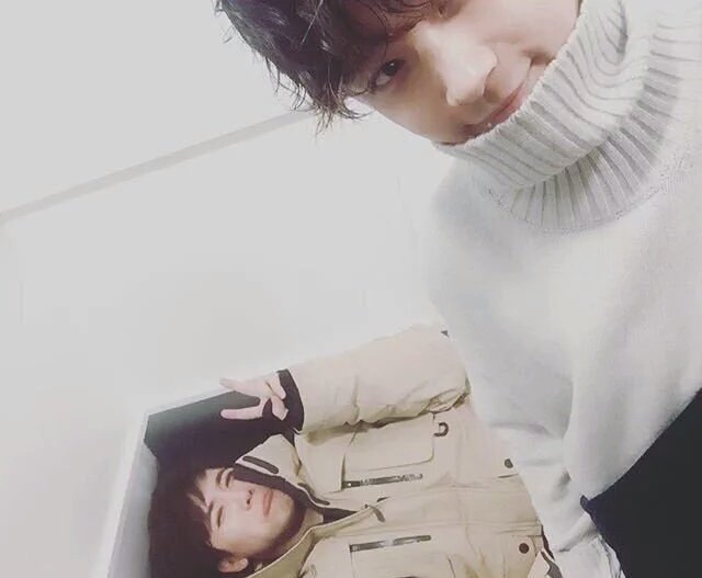 hongstar_90's tweet photo. Gimme my happiness 😭 https://t.co/pDzvJ4M3vV