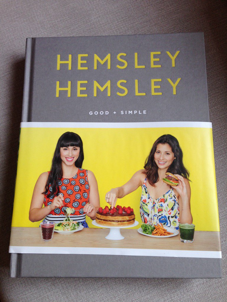 claireysimmonds's tweet photo. First book purchase post #PRHUK2016, #good&simple by @HemsleyHemsley. Now to attempt cauliflower rice! https://t.co/cbJydGD024