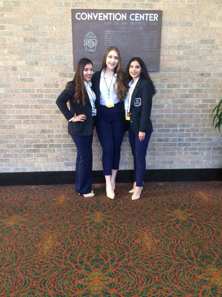 destineeyvette's tweet photo. @TexasDECA #txdecacdc #competitionsquad https://t.co/Pzsb9Ks8tf