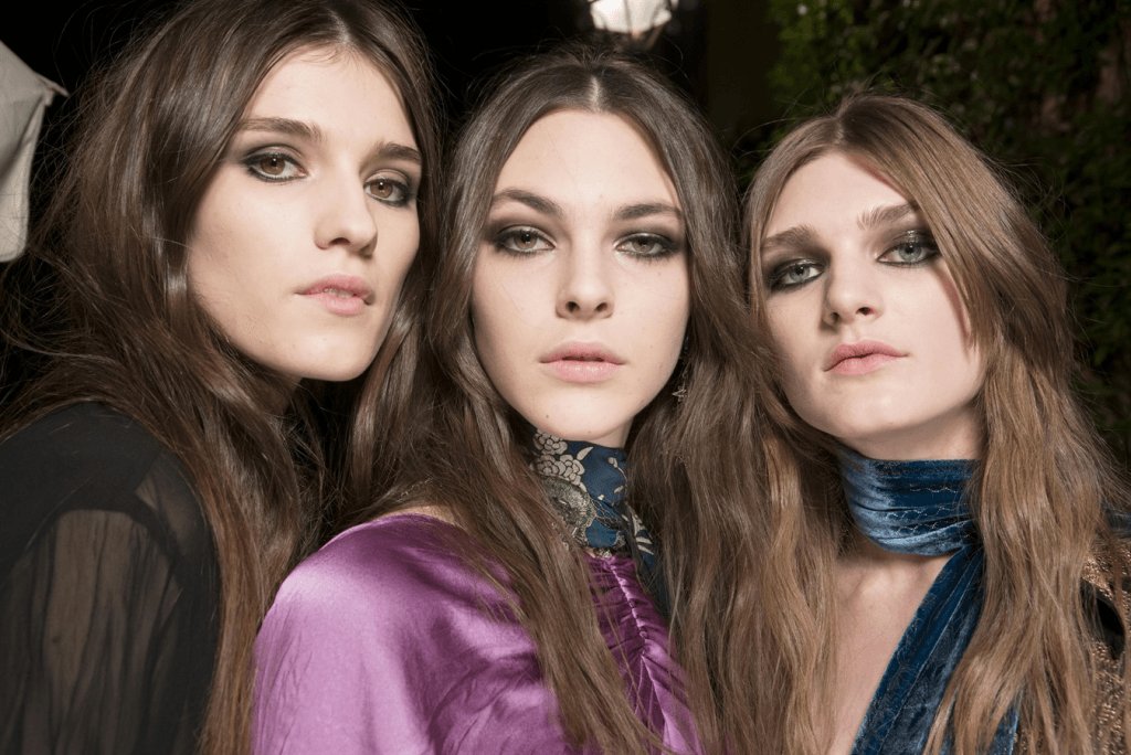 maisonchateaux's tweet photo. Milano Fashion Week FW16/ part 1 https://t.co/dps8cudoC1 https://t.co/HUtwZZbnlB