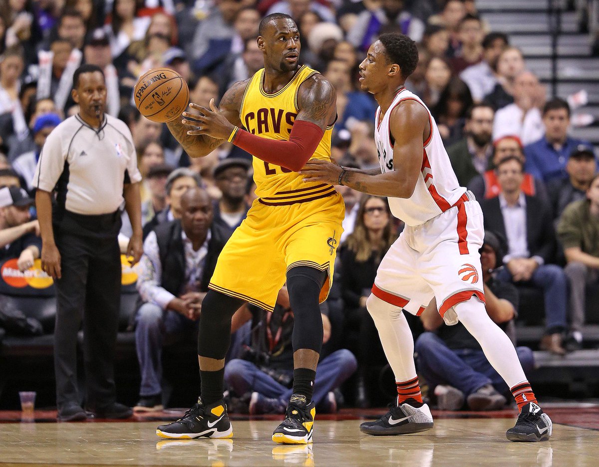 SportsCenter's tweet photo. Over last 10 seasons, LeBron James is just 5-for-47 on game-tying or go-ahead FGA in final 5 sec of 4th quarter/OT. https://t.co/iNxFWKixQA