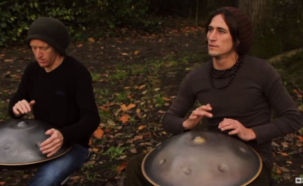 radioclassique's tweet photo. #VideoInsolite Le duo de percussionnistes @HangMassive joue sur 1 instrumt hors du commun → https://t.co/OC1q5DdMwR https://t.co/qZRpBD6Fh1