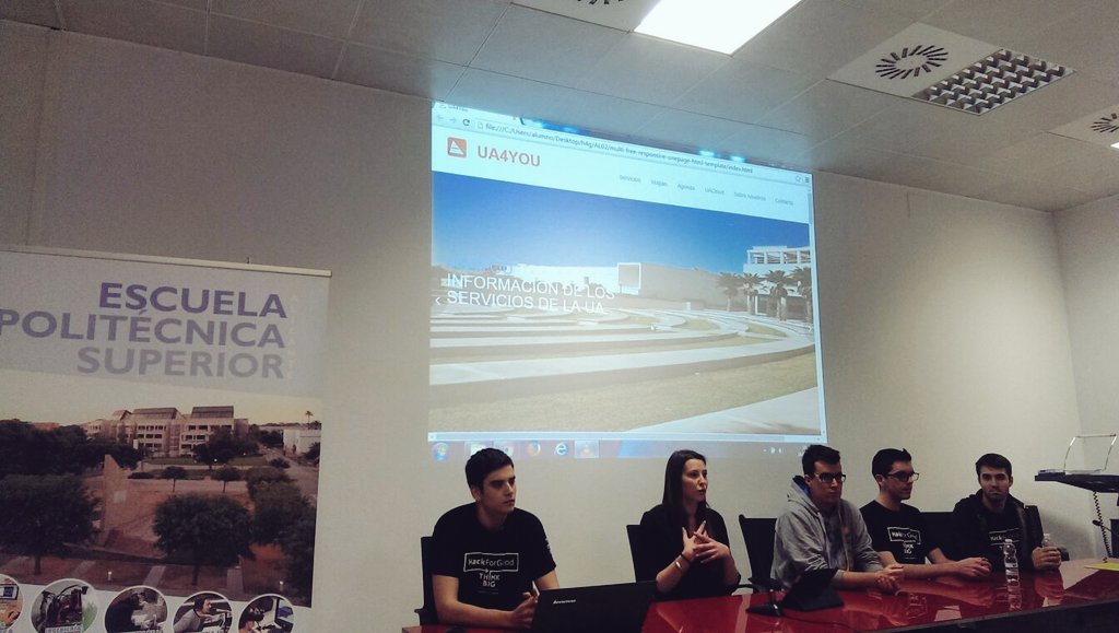 CatedraTEF_UA's tweet photo. El equipo de @UA_4YOU presentando su proyecto ForGood! #HackForGood #H4G_ALC https://t.co/VFODq9k9xI