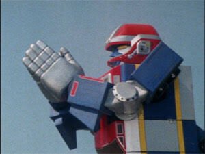 29周年マスクマンと言えば2号ロボのギャラクシーロボ。拝むは座禅組む