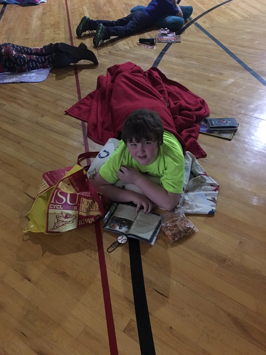 dcathsbrown12's tweet photo. Having so much fun with an afternoon of reading and taking AR tests! #readquest16 https://t.co/xj7UiASIIc