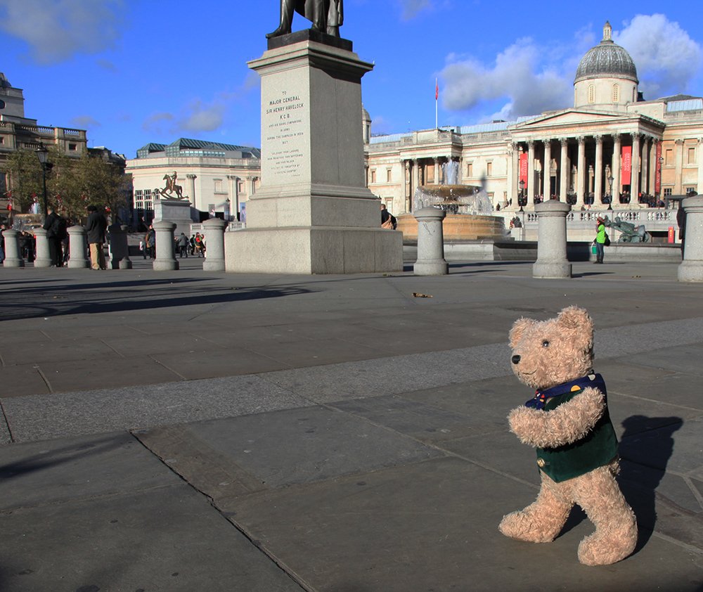AllAboutBinky's tweet photo. Culture, heritage+running about 4 kids in Central London.  Binky Bear #London trail https://t.co/4n65xpyYqd https://t.co/tiGt5eBUBn