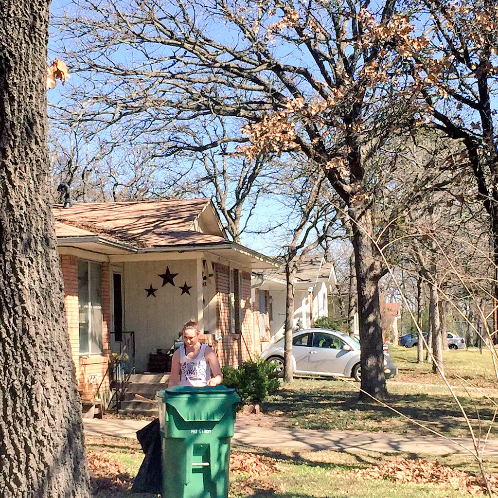 CalliWood's tweet photo. A best friend is someone who will help you clean the yard 💁🏼 haha thanks @samieguyett https://t.co/g8e9hp15ga