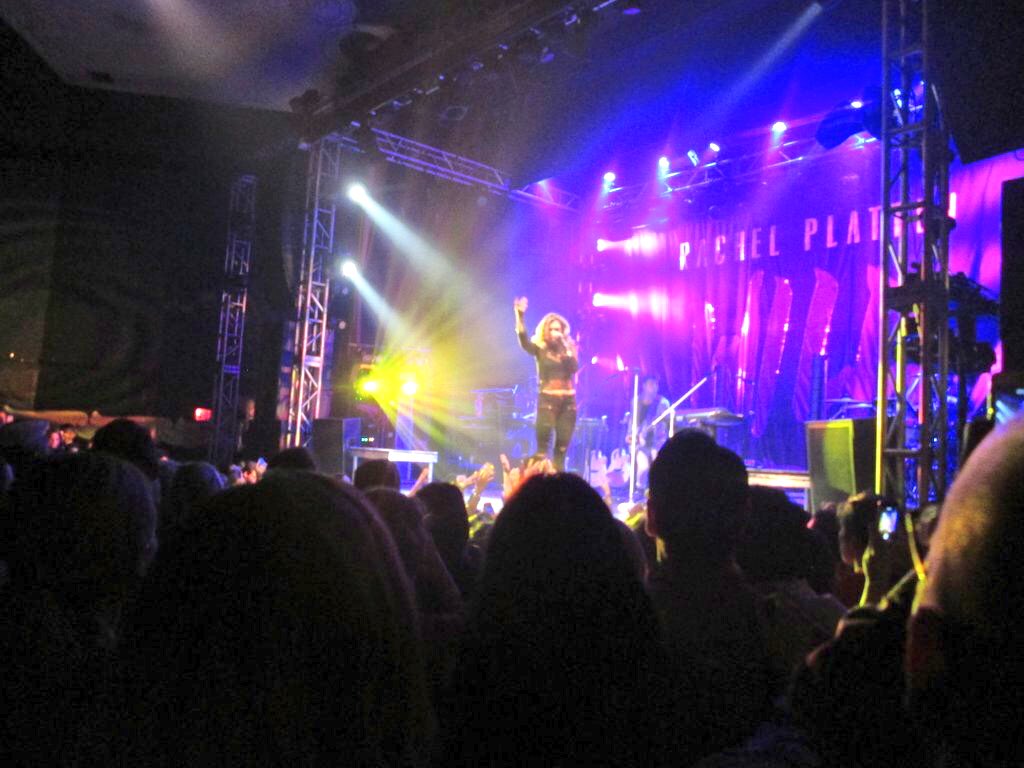 stand_byRachel's tweet photo. @RachelPlatten in Dallas last night! (via @heyviviann)
#WildfireDallas #WILDFIRETour https://t.co/vbuMSeA6hi