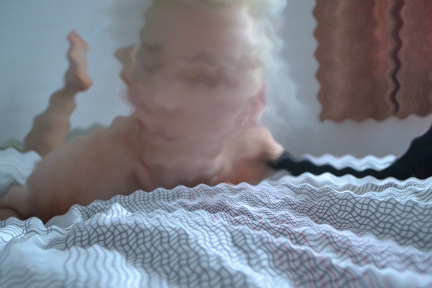 vu33's tweet image. Bedroom#bedroom#bed#Birmingham#act#pose#gallery#color#portrait#women#cat